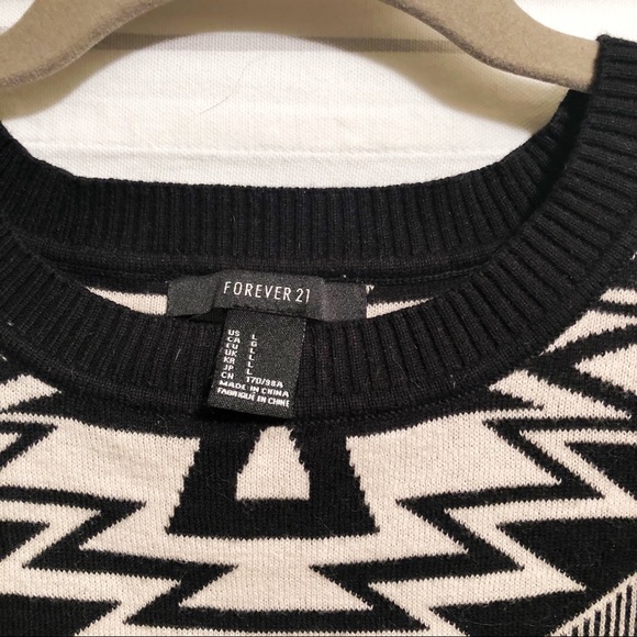 Forever 21 Aztec Print Sweater - Picture 4 of 7